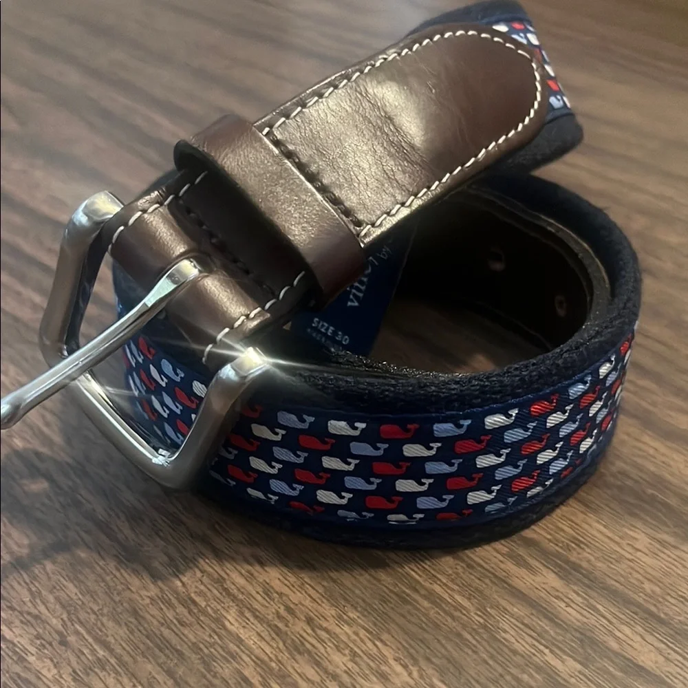 Vineyard Vines Size 30 White Blue Whale Belt